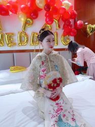 -艾米丽婚纱礼服