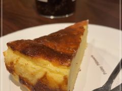 -Fridi Patisserie Cafe