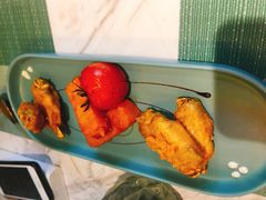 蜜桃经典蛋黄鸡翅-蜜桃花开·中西融合菜E&W(南长街店)