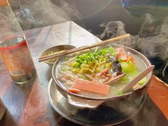 三鲜砂锅二两双份-望江楼砂锅米线