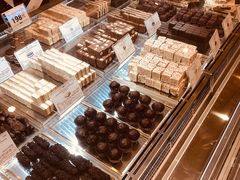 -VENCHI 闻绮(北京国贸商城店)