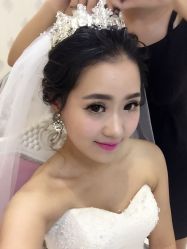 点击看大图 艾米丽新娘造型-艾米丽婚纱礼服