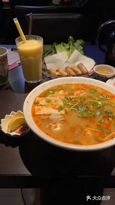 大头虾越式风味餐厅(光明广场店)冬阴功图片