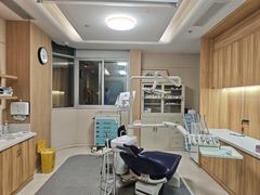 -上海仁爱医院口腔科 · 种植