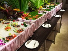 自助取餐区-海口绿发希尔顿酒店-田园汇自助餐·三文鱼·海鲜