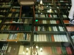 -钟书阁(松江泰晤士小镇店)