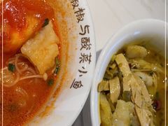 -渝是乎酸菜鱼·川渝小炒(新世界百货望京店)