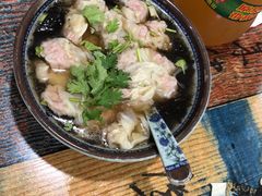 招牌野馄炖-老谢野馄饨(延安路店)