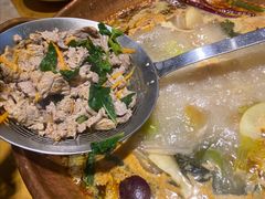 -洱火云南酸菜牛肉火锅(石景山当代商城店)