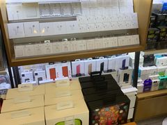 -爱畅享华为苹果手机维修服务(虹口龙之梦店)