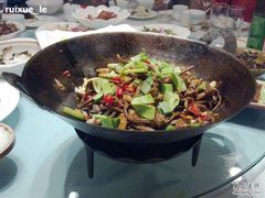 干锅茶树菇-楚畹园