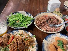 -Cuc Gach Quan Restaurant
