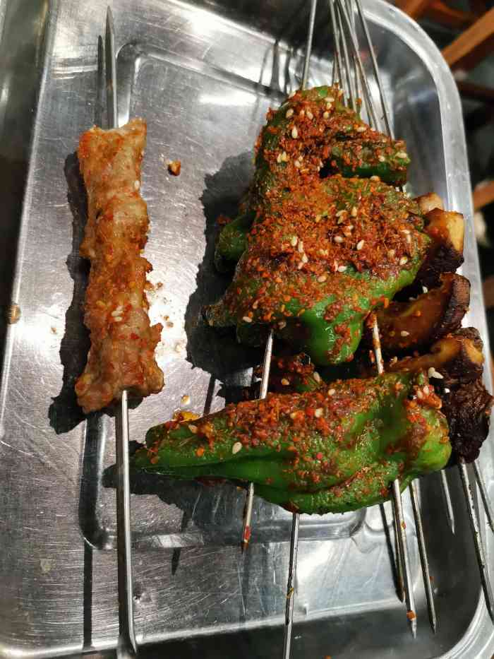 老班长烧烤-"又到了吃小龙虾和烧烤的季节了,家门口新开.