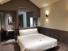 -上海虹桥中心爱琴海亚朵S酒店