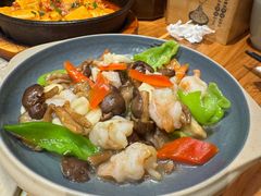 青椒炒北风菌烩虾球-云海肴云南菜·蒸汽石锅鱼(北京良乡华冠店)