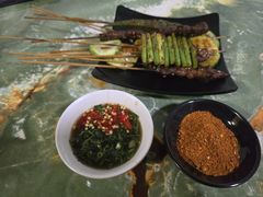 -乔岩保应烧烤店