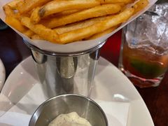 薯条配黑松露蛋黄酱-Chili's Cafe&Bar奇利斯(滨江店)