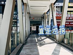 -蜜蜂小象·榴莲千层蛋糕(时代汇11栋店)