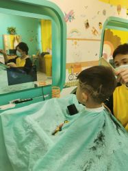 -爆米花儿童美发乐园