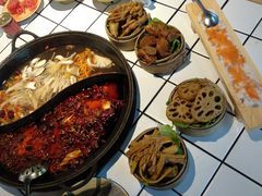 -瓜西西重庆火锅(花溪店)