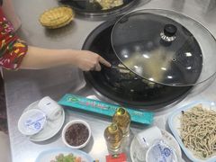 -屯老二农家铁锅炖·行业领军者(梅江店)