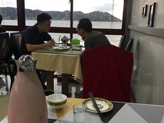 靠窗位-湖山人家·湖景餐厅·特色农家菜(太湖西山店)