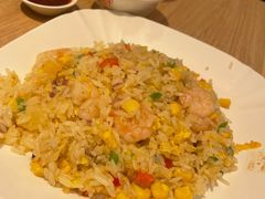 菠萝虾仁蛋炒饭-泰煌鸡·上海白斩鸡·鸡汤面(万航店)