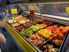 自助取餐区-老炳·七丛松甘草水果