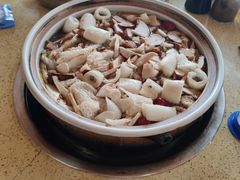 -东巴谷野生菌火锅餐厅
