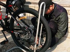 -道路口单车爱瓦士dahon大行