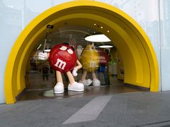 -m豆巧克力世界(上海世茂广场店)