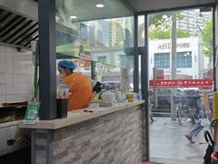 -黄阿姨锅贴大王(万航渡路店)