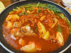 土豆排骨火锅-喇喇排骨火锅·传统韩式脊骨汤(望京西园总店)