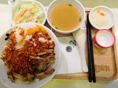 -熊吞·大碗丼烧肉饭(济宁万达广场店)