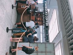 -星巴克(上海虹桥站2A检票口)