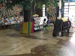 -钟书阁(松江泰晤士小镇店)