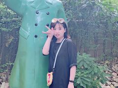 -莓园冰淇淋店
