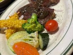 -豪客嘉族·麦尼顿西餐厅(乐福天下店)