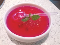 鲜火龙果冰粉-老佛爷铜炉蛙锅(海岸城店)
