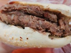 烧饼夹牛肉-老西关黄老太牛肉烧饼