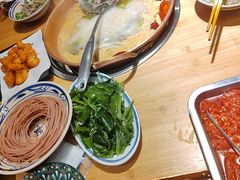 -洱火云南酸菜牛肉火锅(石景山当代商城店)