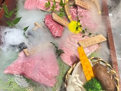 -山川小町·极番烧肉(新地假日广场店)