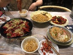 -巴厘龙虾·榜首油焖大虾(音乐学院·沿江酒馆店)