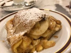 苹果派-Cafe Sacher(WIEN)