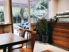 靠窗位-琥珀咖啡 Ambercoffee