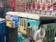 -古老冰山特色冰淇淋店(艾提尕尔店)