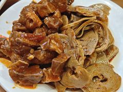 -爆炸头阿姨小四川正宗川味小吃(无任何分店)