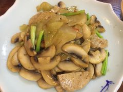 -赖厨潮汕砂锅粥