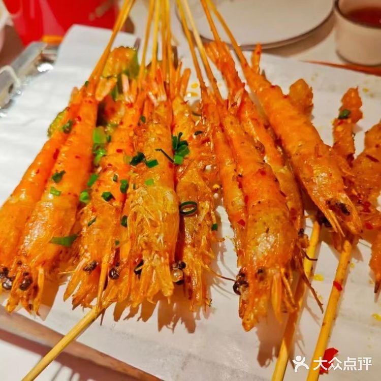 岳阳烧烤不踩雷！洞氮胖哥这口牛排骨筋香到上头