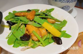 Green Bean Stir-fried with Shunde Squid Cake